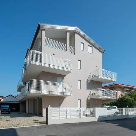 Finisterrae 8 - Immobiliare Living Daire Lido di Jesolo